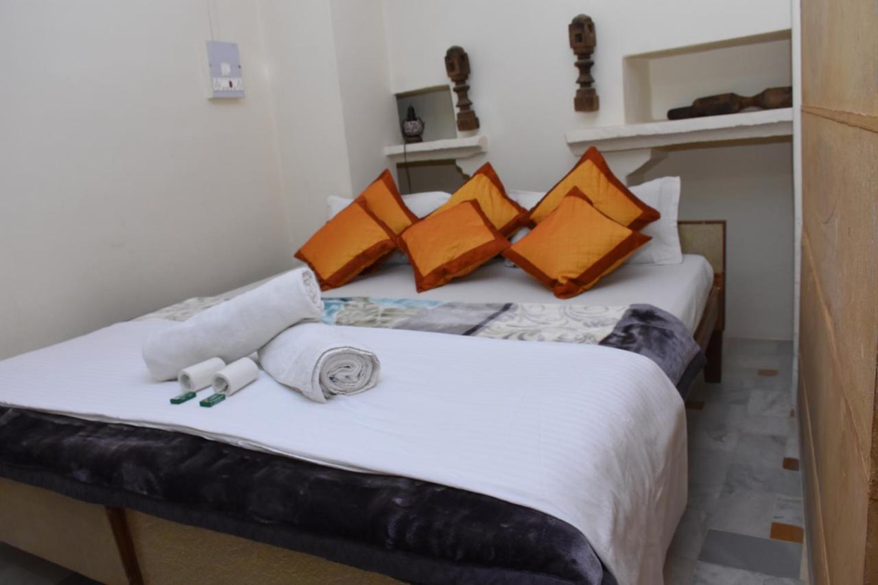 Rumi'S Home Stay Jaisalmer Bagian luar foto
