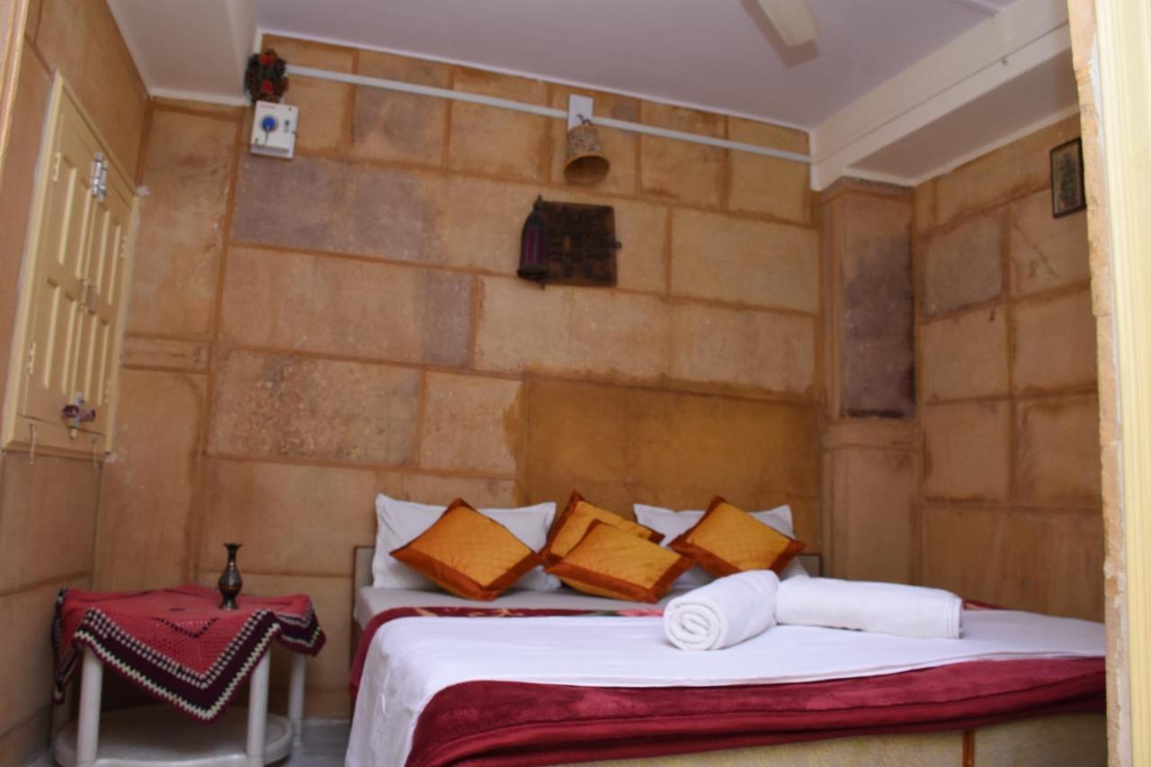 Rumi'S Home Stay Jaisalmer Bagian luar foto